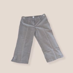 Brand New Laura Secord Capris